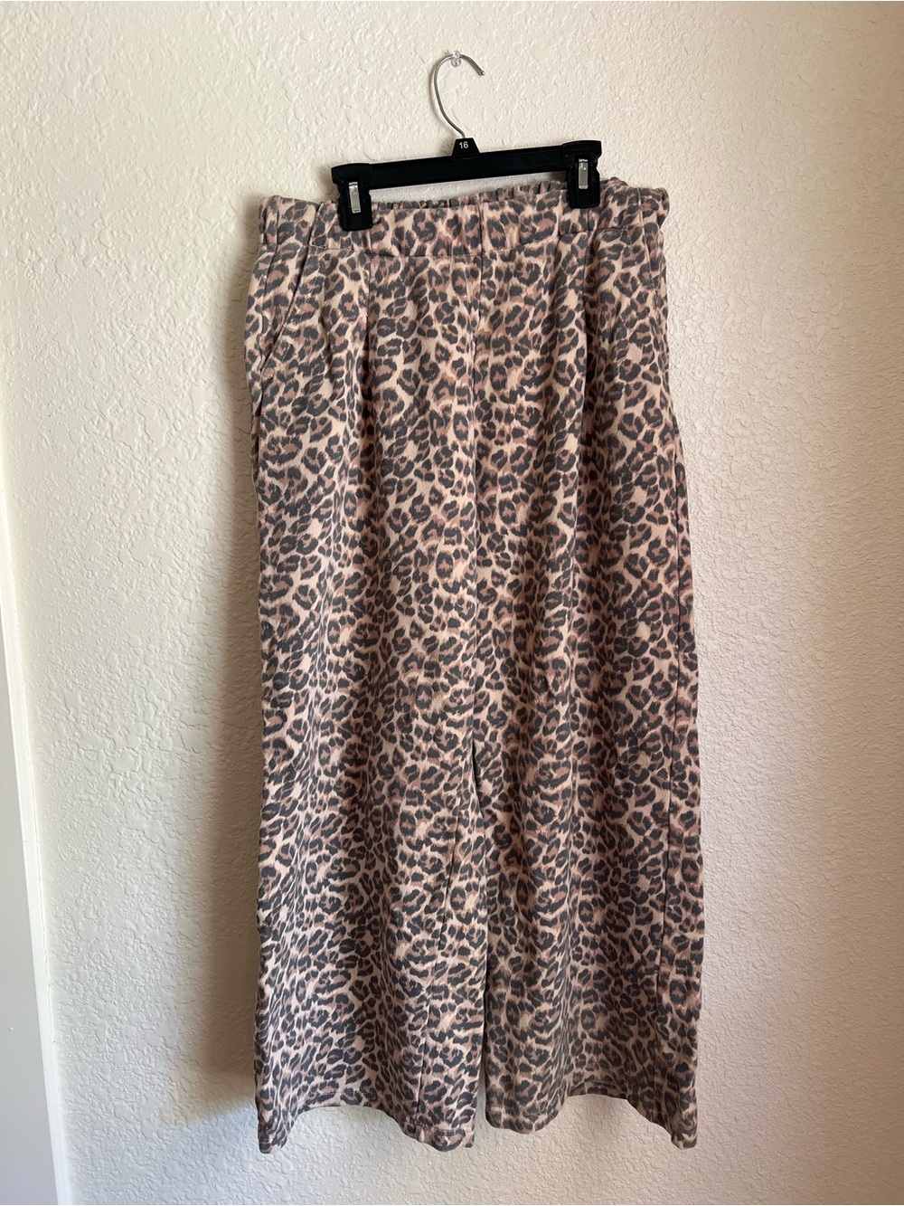 Aerie Leopard Print Women’s Trouser Sweatpants in Beige and Black